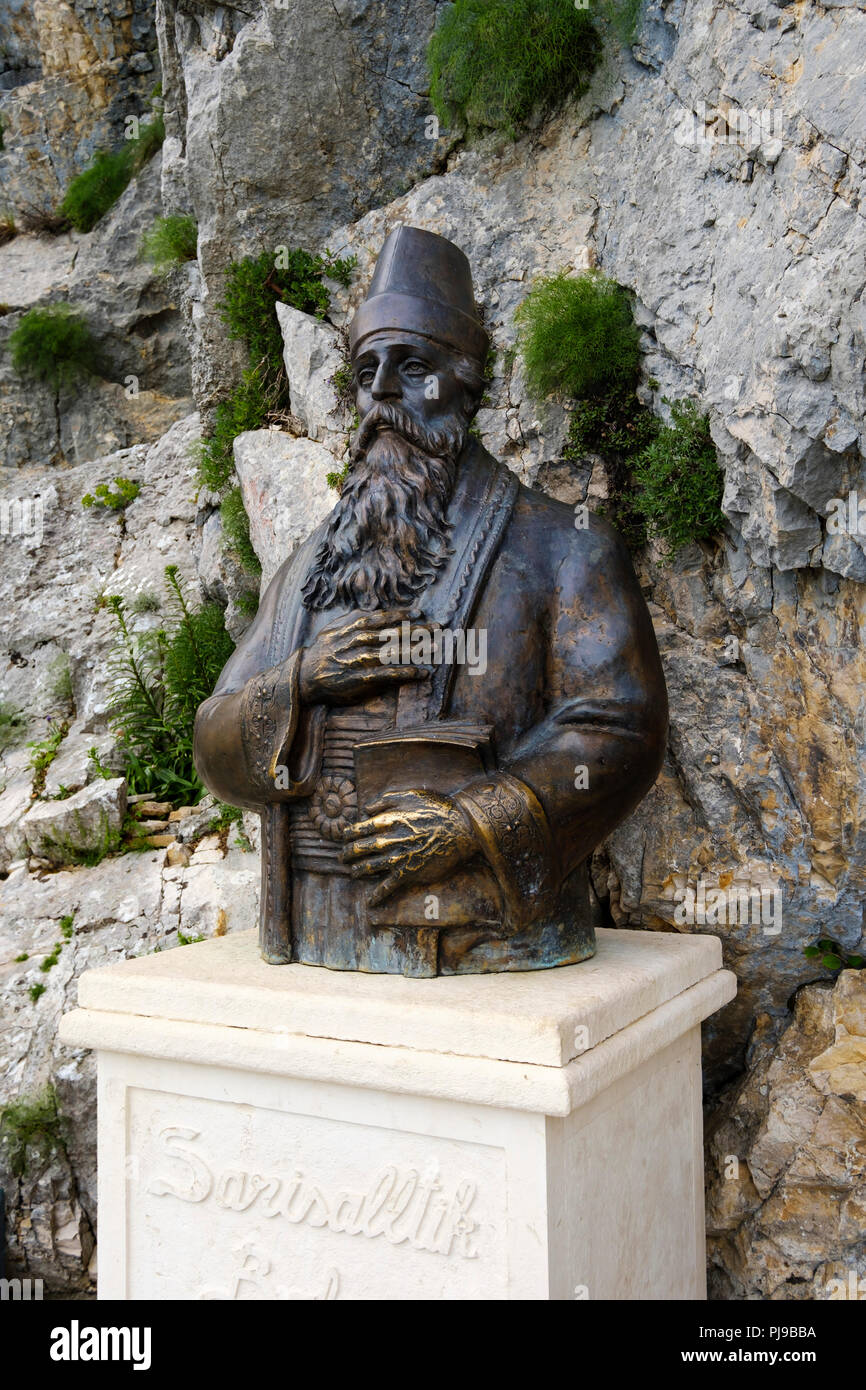 Büste Sari Saltuk Salltik (Sari) an seinem Grab in Skanderbeg Berge, Mali i Krujës, Kruja, Krujë, Durrës Qar, Durres, Albanien Stockfoto