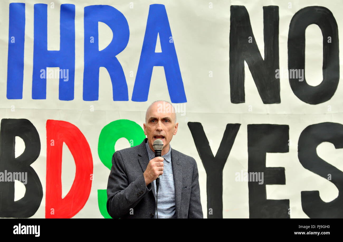 Chris Williamson MP (Arbeit: Derby North) außerhalb der Arbeit HQ in der Victoria Street, London, als die Partei diskutieren Antisemitismus im Inneren. 4. September 2018 Stockfoto