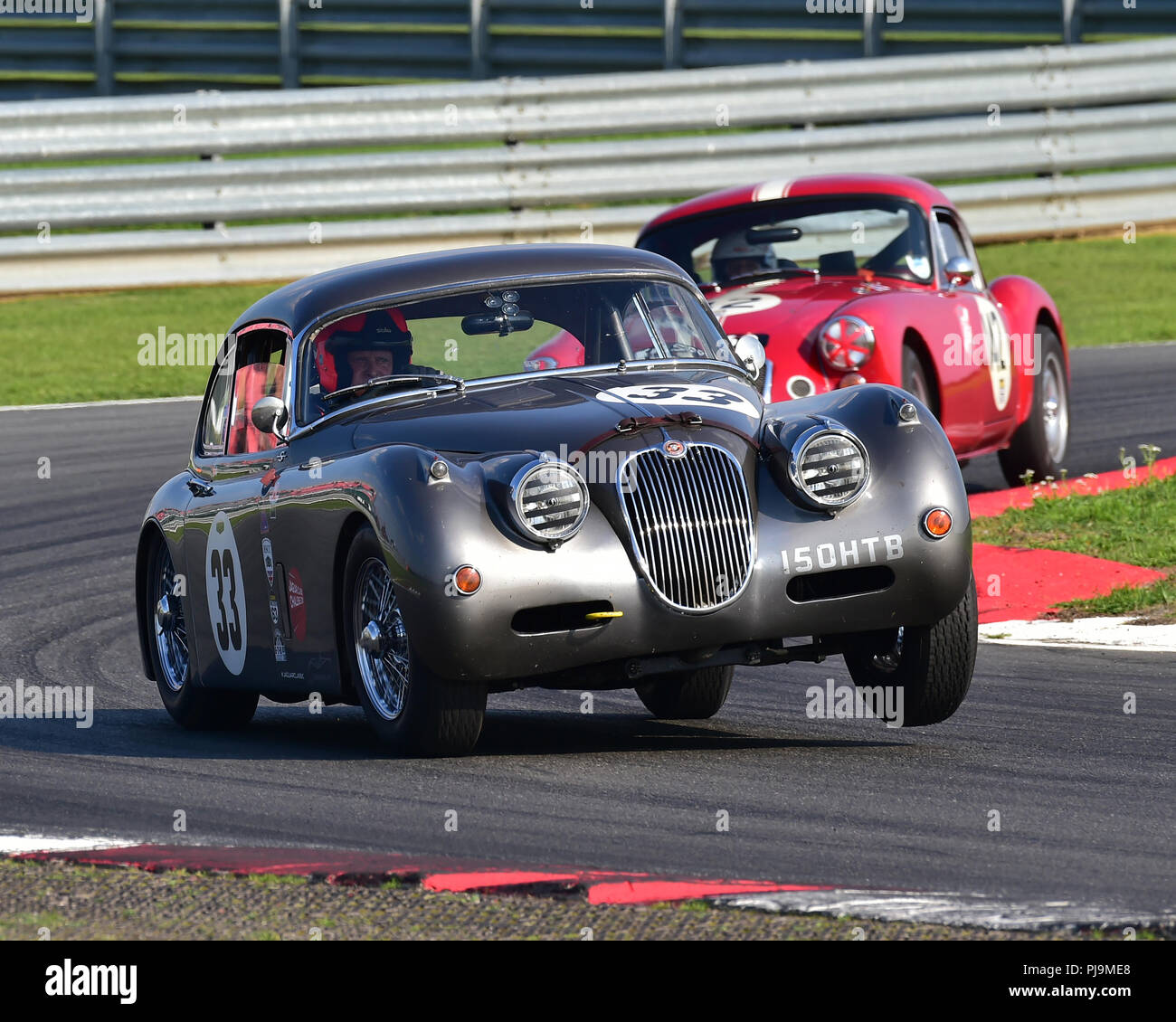 Paul Kennely, Jaguar XK 150 S, Jack Fairman Schale, Jaguar XK Herausforderung, Hawthorne Herausforderung, Aston Martin Owners Club Racing, Snetterton, Norfolk, Englan Stockfoto