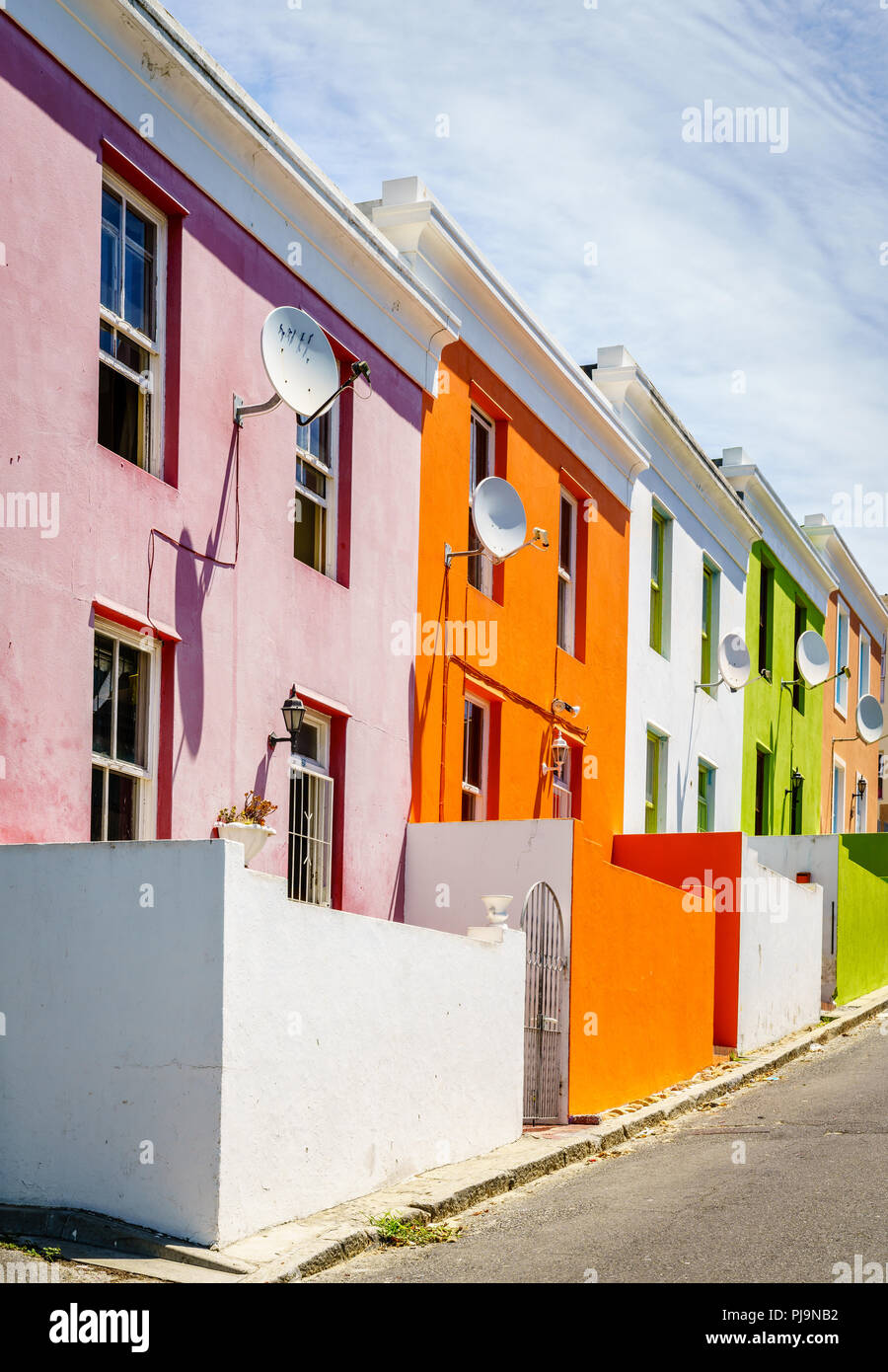 Bunte Fassaden im historischen Bereich der Bo-Kaap Kapstadt, Südafrika Stockfoto Bunte Fassaden im historischen Bereich der Bo-Kaap Kapstadt, Südafrika Stockfoto