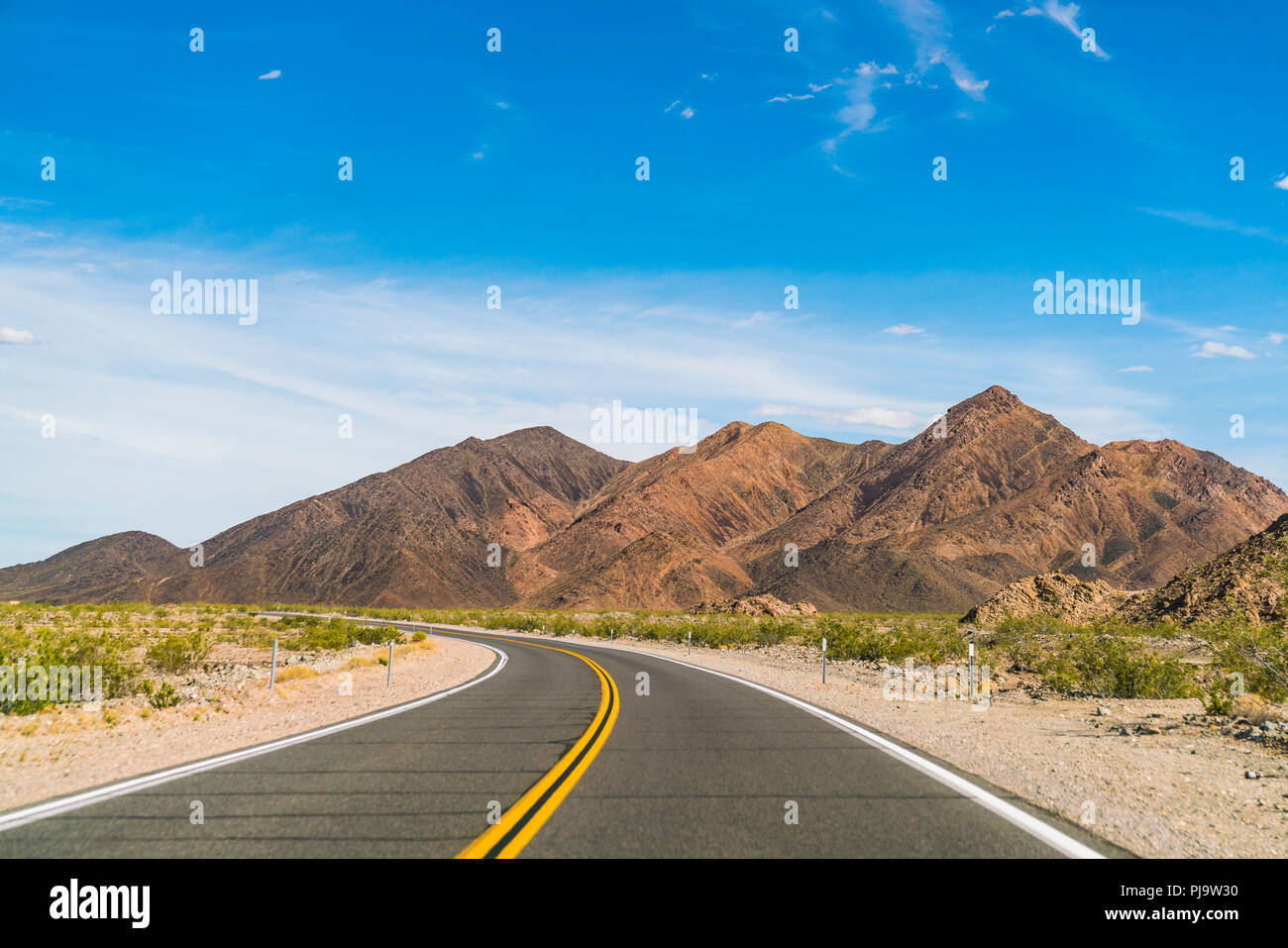 Weg nach Death Valley National Park, Kalifornien, USA. Stockfoto