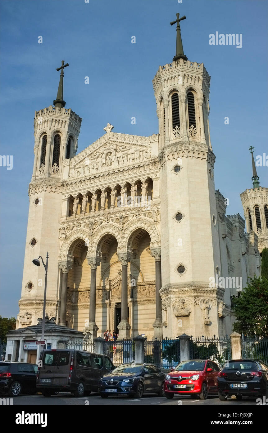 Die Basilika Notre-Dame de Fourvière in Lyon, Frankreich. Stockfoto