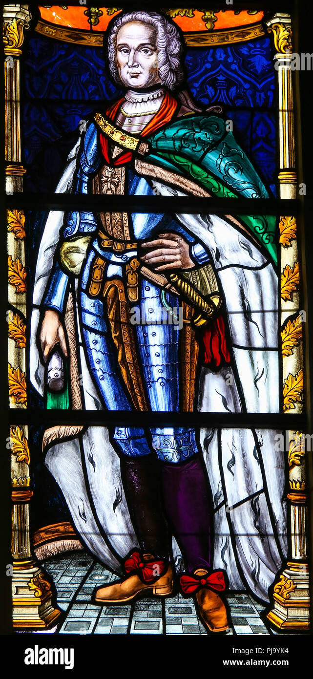 Glasmalereien in der Basilika des Heiligen Blutes in Brügge, Belgien, Darstellung von Franz I., Kaiser des Heiligen Römischen Reiches im 18. Jahrhundert Stockfoto