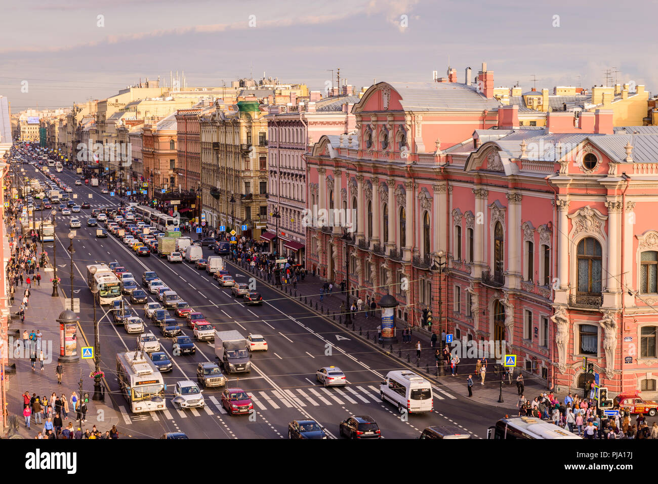 St. Petersburg vom Dach Anitschkow-brücke über der Fontanka und der Nevsky Prospekt Stockfoto