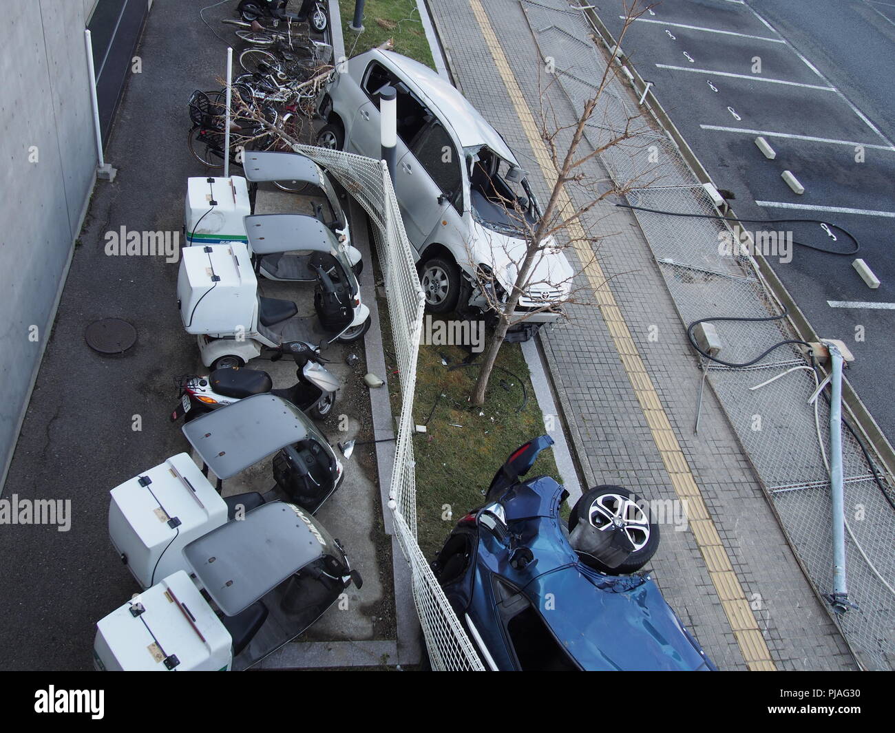 Suminoe-ku, Osaka City, Japan. 5. Sep 2018. Schmutz wird in Osaka am 5. September 2018 gesehen, einen Tag, nachdem leistungsstarke Typhoon Jebi hit westlichen Japan. Quelle: LBA/Alamy leben Nachrichten Stockfoto