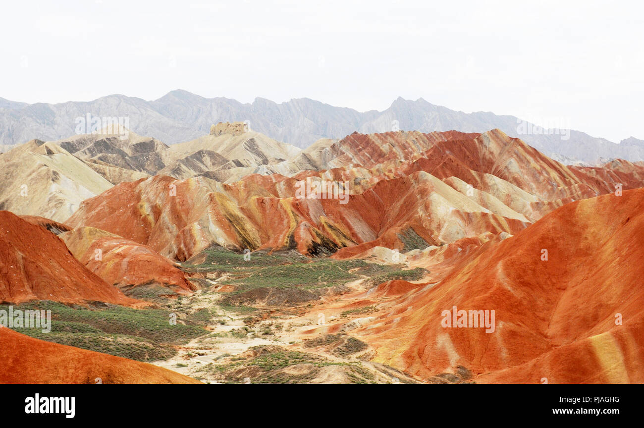 Zhangye. 5. Sep 2018. Foto auf Sept. 5, 2018 zeigt die Landschaft des Danxia Relief in Zhangye Stadt im Nordwesten der chinesischen Provinz Gansu. Credit: Wei Hai/Xinhua/Alamy leben Nachrichten Stockfoto