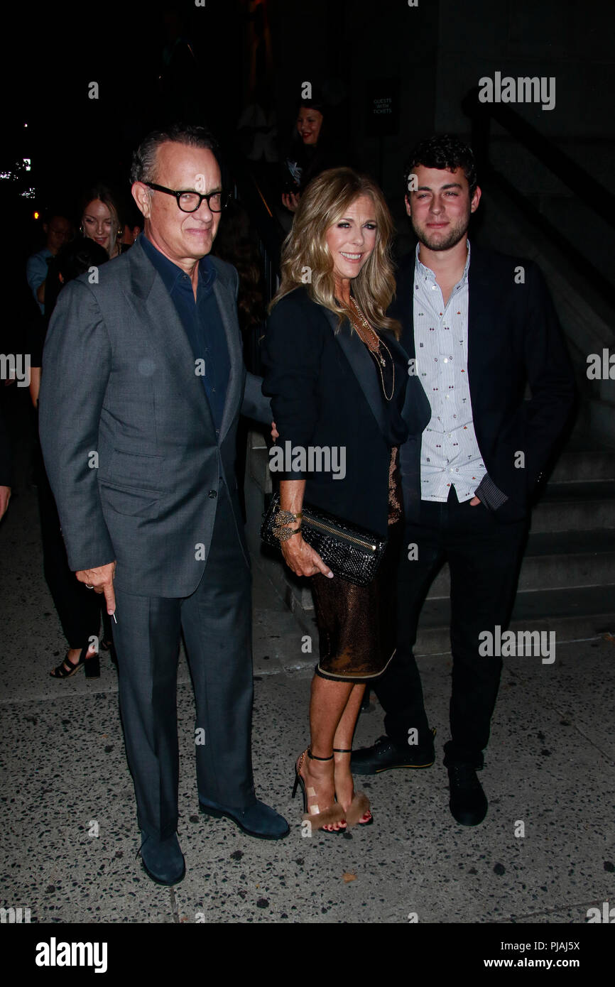 New York, NY, USA. 5. Sep 2018. Tom Hanks, Rita Wilson, Truman Theodore Hanks an der Tom Ford SS 19 Fashion Show während der New York Fashion Week an der Park Avenue Armory in der Upper East Side am 5. September 2018 in New York City. Quelle: Dc/Medien Punch/Alamy leben Nachrichten Stockfoto