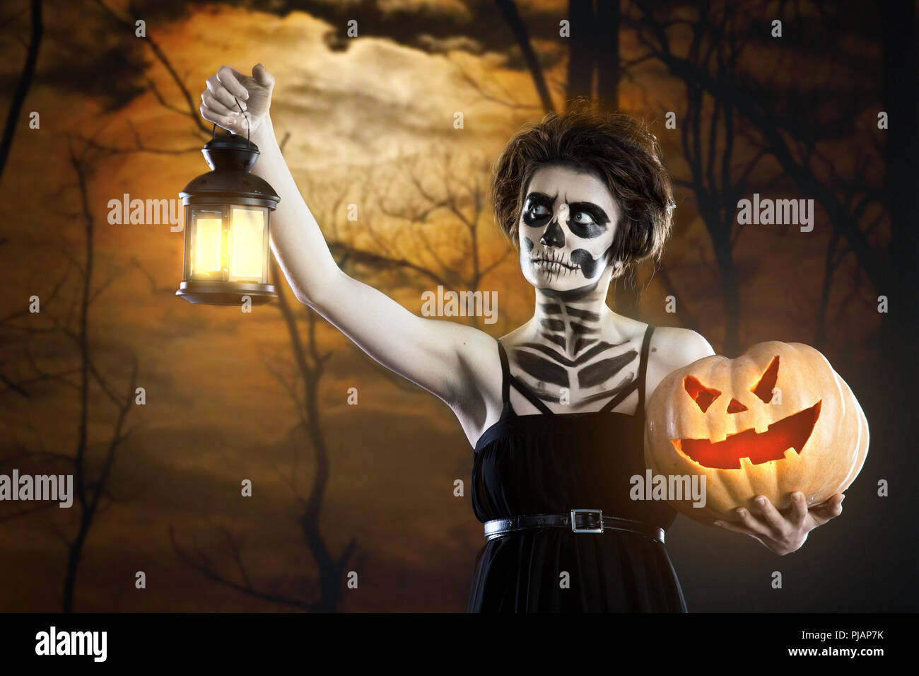 Halloween Duschvorhang, Skelett-Paar Design, 178x178 Cm – Polyester, Mit Haken, Gruselige Badezimmer-Deko