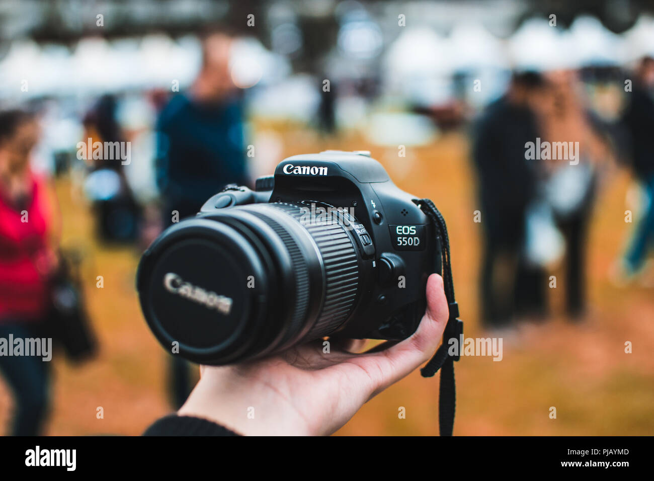 Eine Canon EOS DSLR. Andere Änderungen können arrangiert werden. Stockfoto
