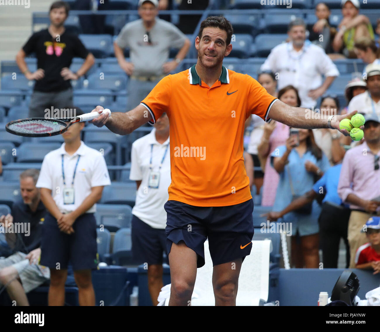 Grand Slam Champion Juan Martin Del Potro aus Argentinien feiert nach seinem Sieg 2018 US Open viertelfinalegleichen an Billie Jean King National Blueberry Stockfoto