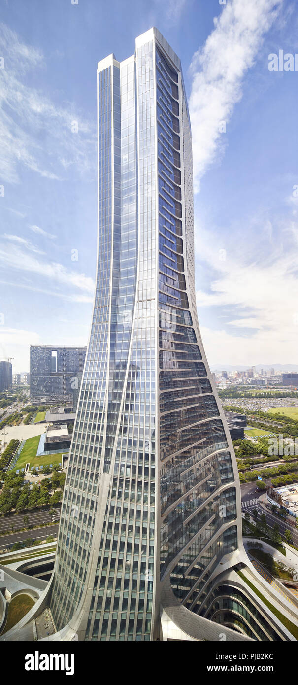 Außenansicht. Raffles City Hangzhou, Hangzhou, China. Architekt: UNStudio, 2017. Stockfoto