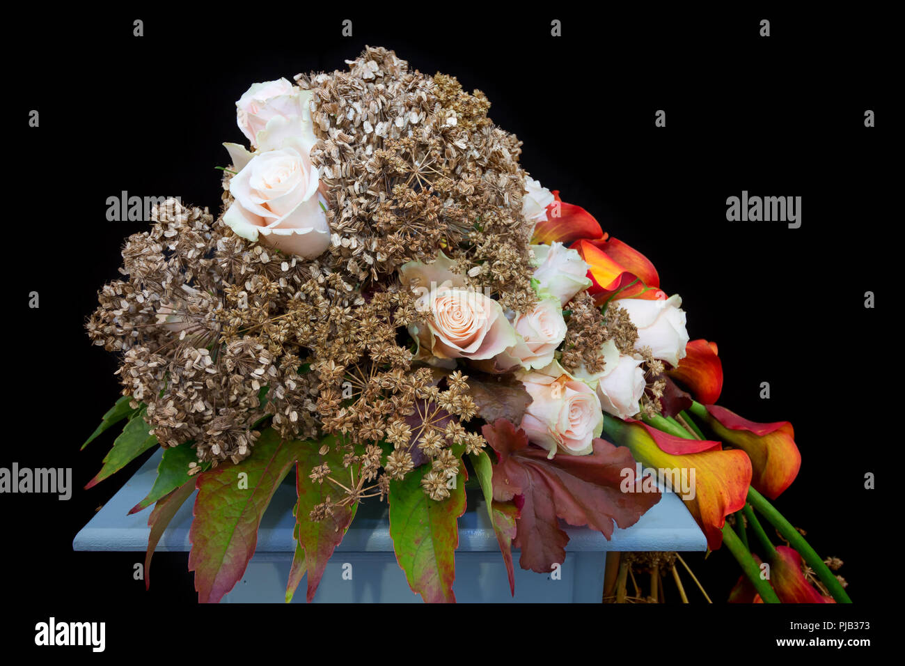 Preisgekrönte Darstellung von Blumen und Blätter auf die Southport 2018 Flower Show. Stockfoto