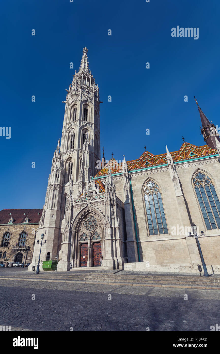 BUDAPEST/UNGARN - Februar 02, 2012: Ansicht der historischen St. Matthias Kirche in der Hauptstadt des Landes, schoß im Winter Tag genommen Stockfoto