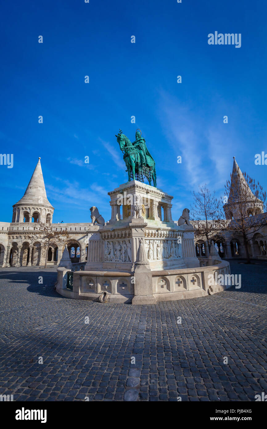 BUDAPEST/UNGARN - Februar 02, 2012: Blick auf die historischen Wahrzeichen Szent István szobra Monumente in der Hauptstadt des Landes, schoß genommen du Stockfoto