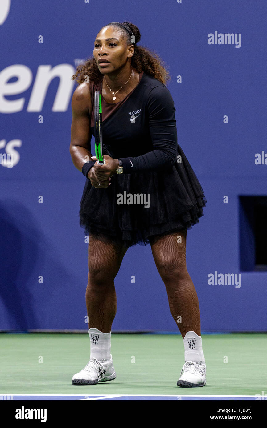 Serena Williams (USA) konkurrieren auf dem 2018 US Open Tennis. Stockfoto