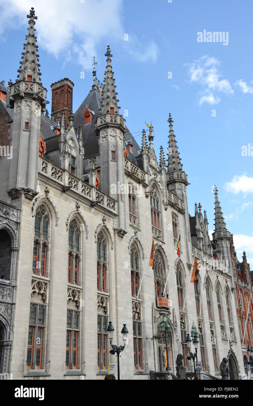 Brügge, Belgien - 25 August 2018: Rathaus in der Altstadt von Brügge, Belgien. Stockfoto