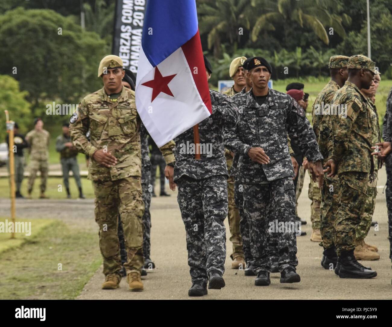 Panamanian Special Operations Comando Stockfotos Und Bilder Kaufen Alamy
