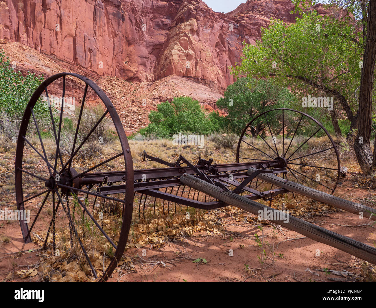 Alte Wagen in der Nähe der Fremont River, Fruita, Capitol Reef National Park, Utah. Stockfoto