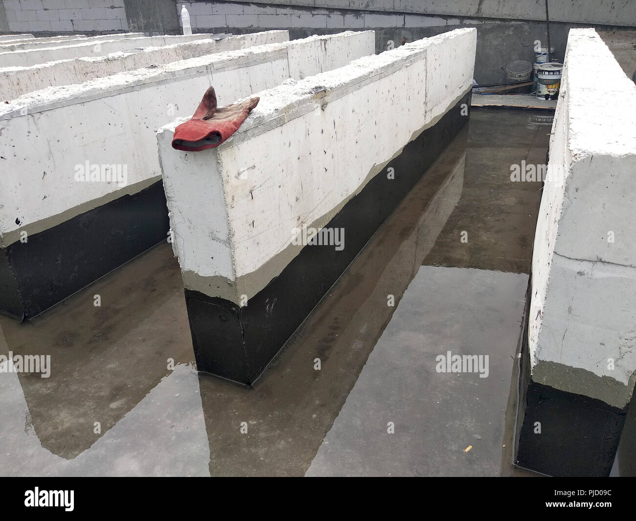 Beton teich Fotos und Bildmaterial in hoher Auflösung Alamy