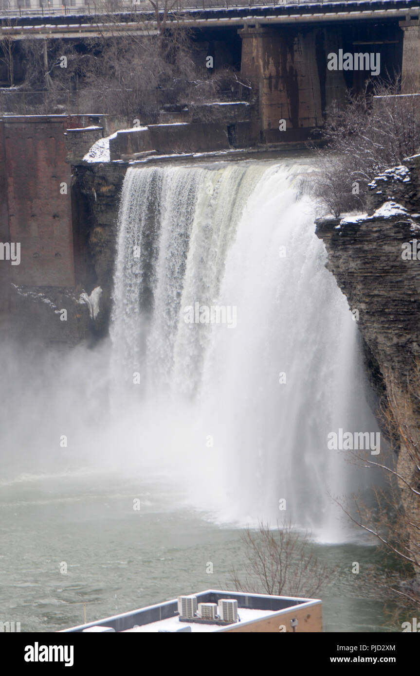 Hohe fällt im Winter, Rochester, New York, USA. Stockfoto