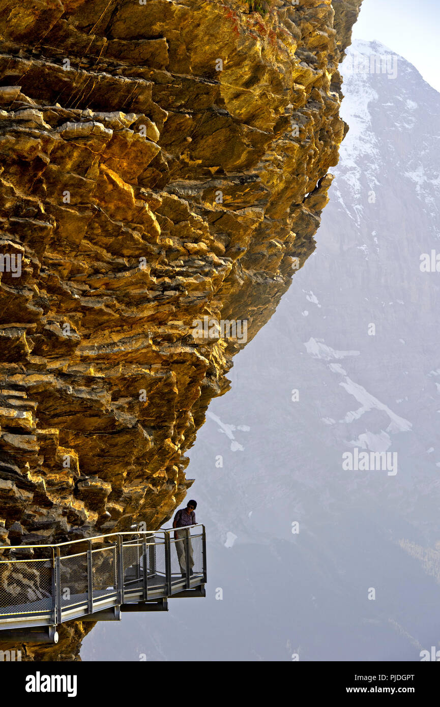 Freiliegende Mountain Trail über dem Abgrund, erste Cliff Walk von Tissot, Grindelwald, Berness Oberland, Schweiz Stockfoto