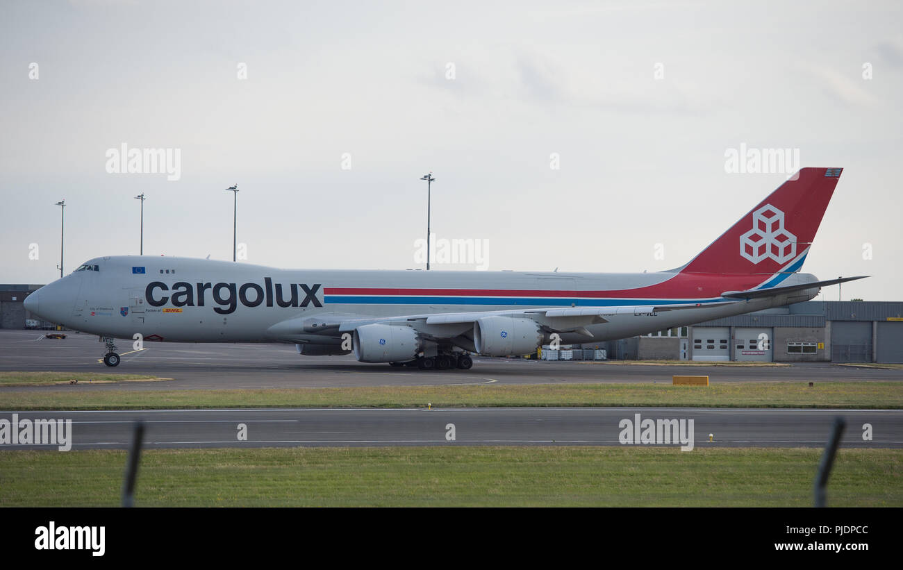 Cargolux Boeing 747-800 F Abflug Flughafen Prestwick Inernational gebunden für Luxemburg, beladen mit Fracht frei nehmen. Stockfoto