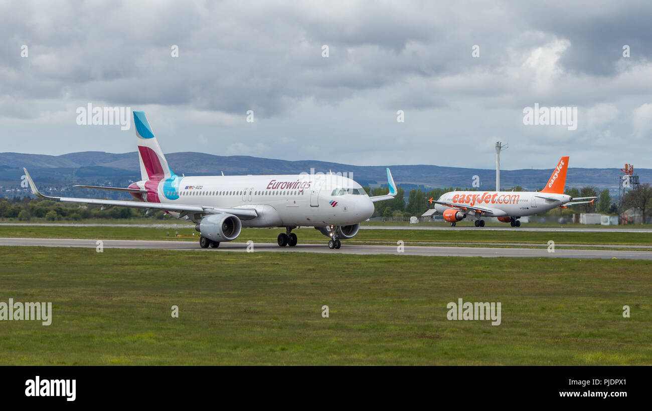 Eurowings Flug von Deutschland gesehen Landung am Flughafen Glasgow, Renfrewshire, Schottland. Stockfoto
