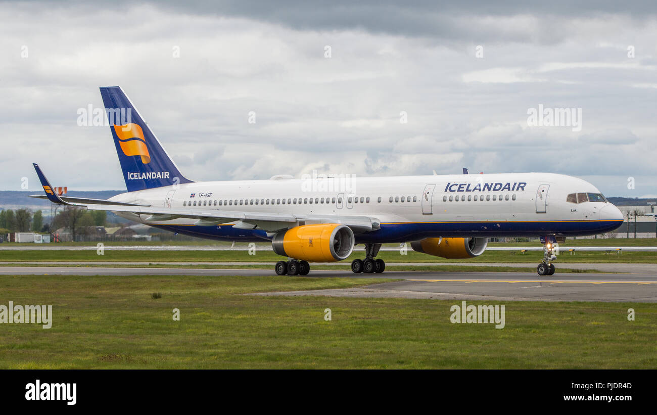 Island Air Flug gesehen verlassen für Rekjavik für Touristen vom Flughafen Glasgow, Renfrewshire, Schottland. Stockfoto