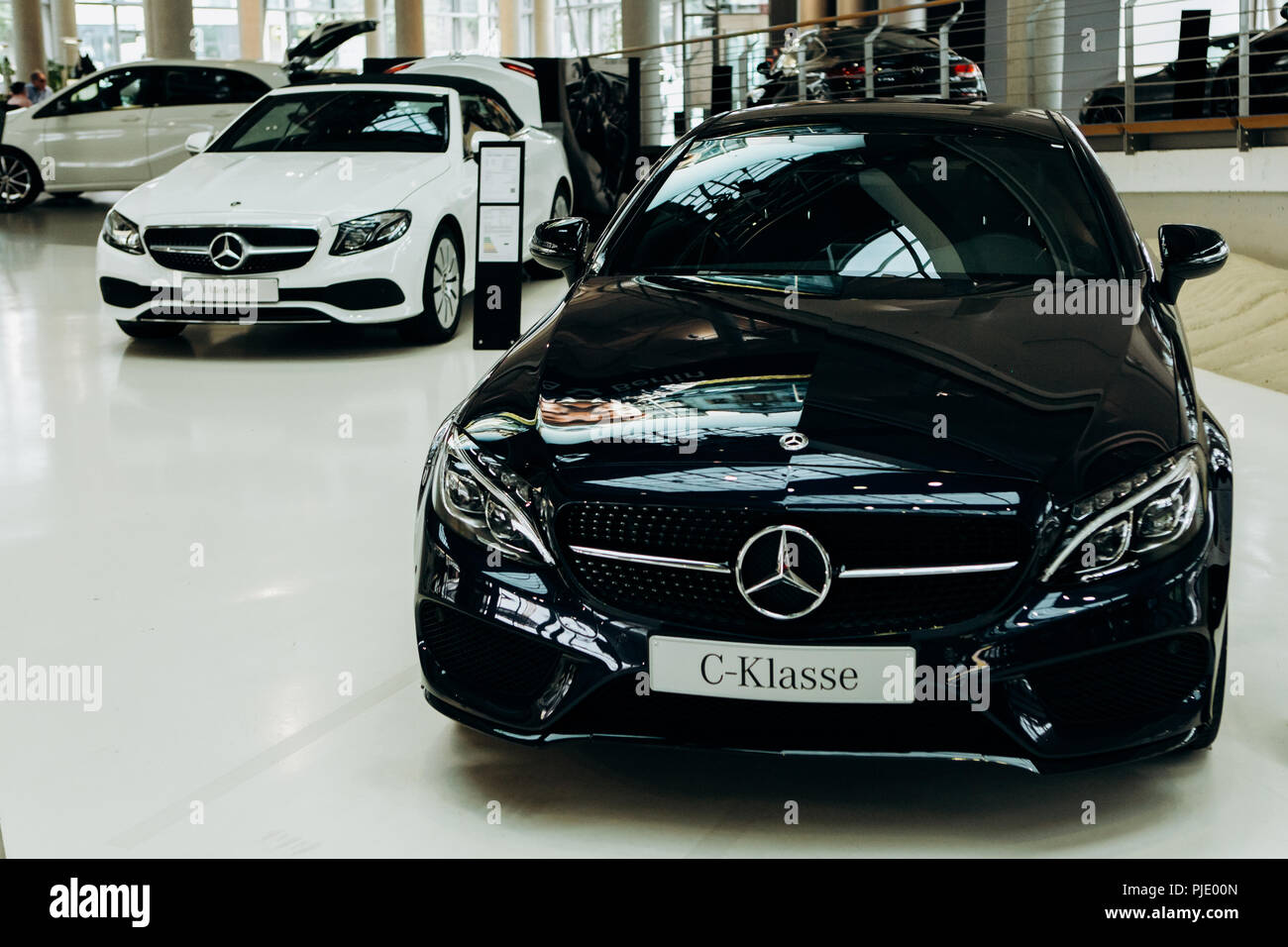 Mercedes Benz Autos Stockfotos Und Bilder Kaufen Alamy