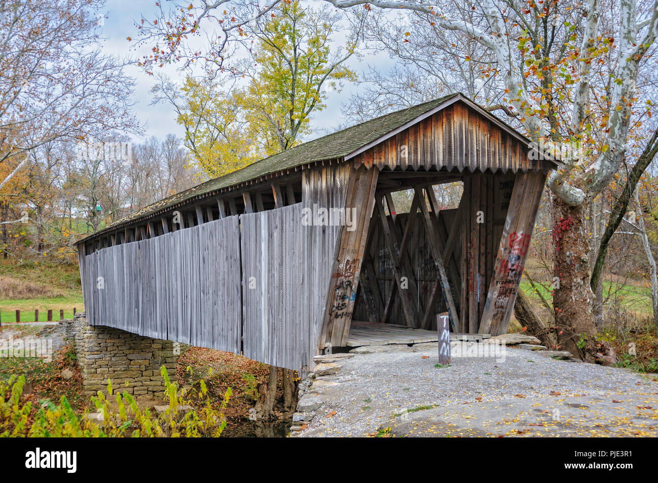 Switzer Covered Bridge, offizielle staatliche Covered Bridge von Kentucky und Flaggschiff der 12 verbleibenden überdachten Brücken in Kentucky Stockfoto