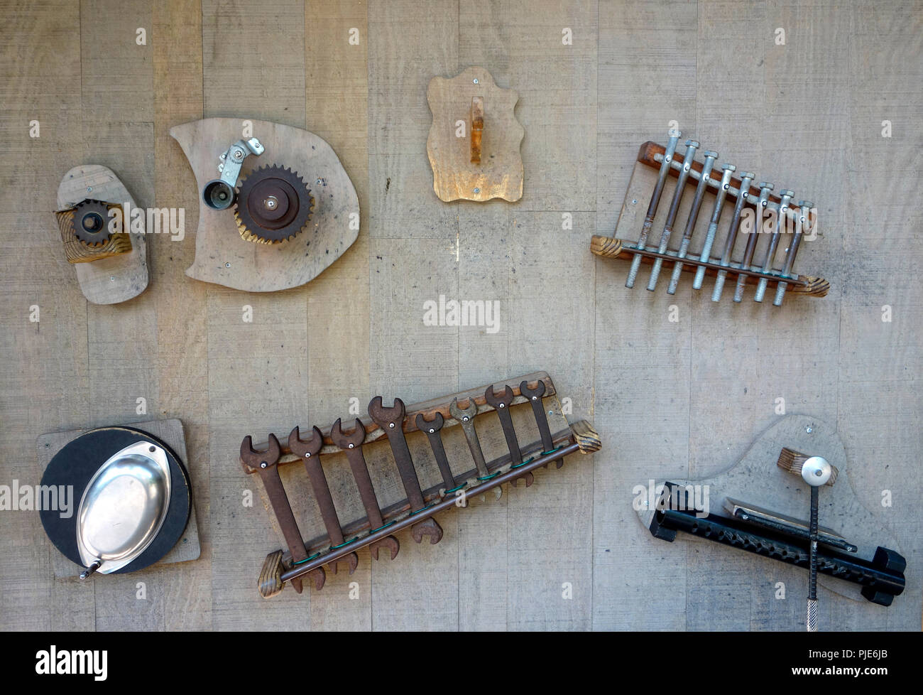 Hausgemachte metall Musikinstrumente Durham leben und Science Museum Stockfoto