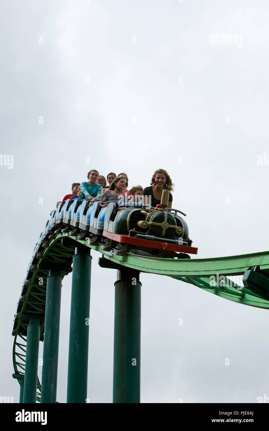 Urlauber Spaß auf der Achterbahn in den großen Schafe, North Devon, Stockfoto Urlauber Spaß auf der Achterbahn in den großen Schafe, North Devon, Stockfoto