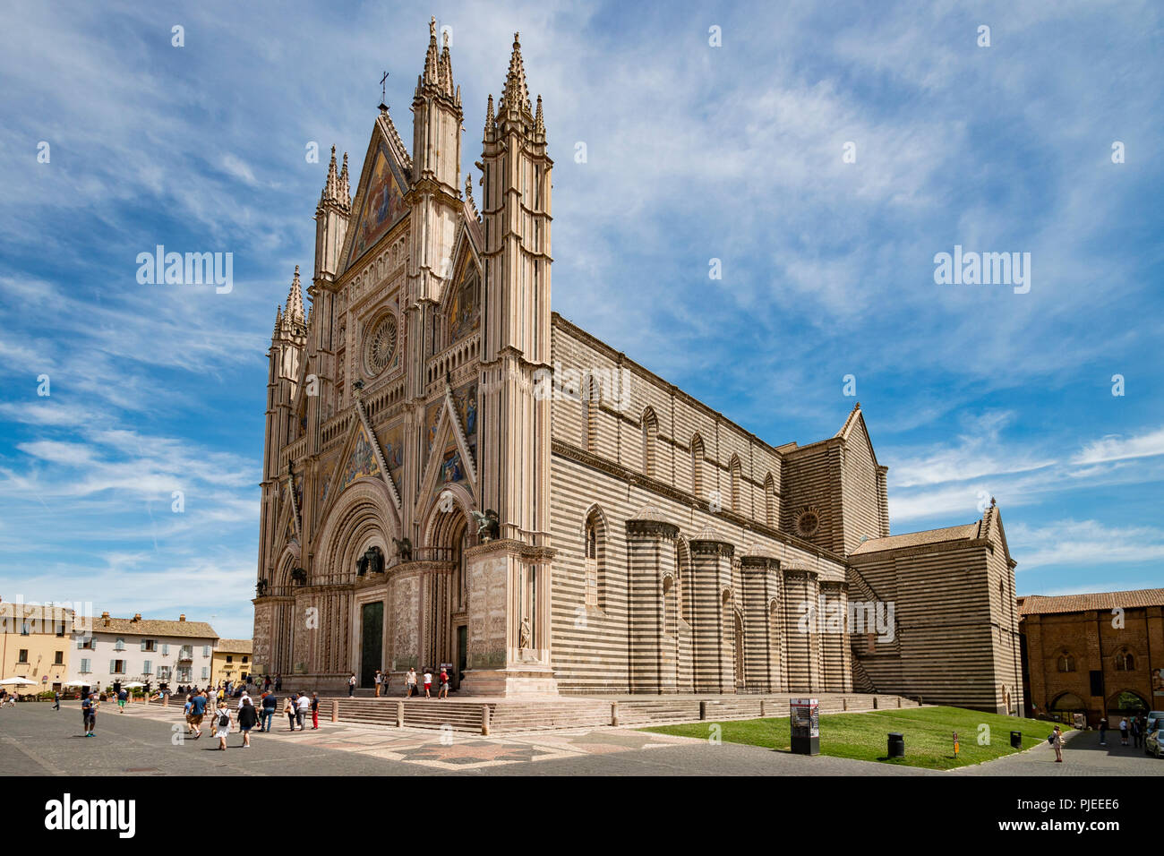 Panorama Ansicht der Kathedrale von Orvieto (Duomo di Orvieto), Umbrien, Italien Stockfoto