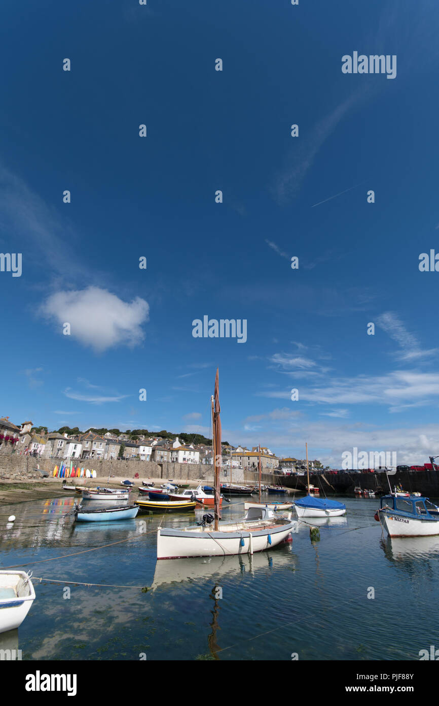 Fowey, Cornwall, UK. 7. September 2018. UK Wetter. Warm und sonnig für Besucher heute Mittag zu Mousehole. Foto: Simon Maycock/Alamy leben Nachrichten Stockfoto