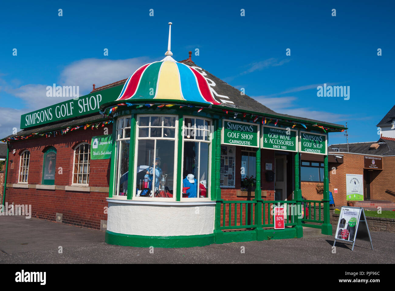 Simpsons Golf Shop, der weltweit älteste Golf Shop, Carnoustie, Angus, Schottland. Stockfoto