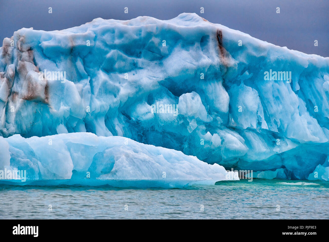 National Geographic, Straße tripblue Eis der Gletscher Kronebreen oder Krone, Kongsfjord, Ny-Ålesund, Spitzbergen oder Spitzbergen, Europa Stockfoto