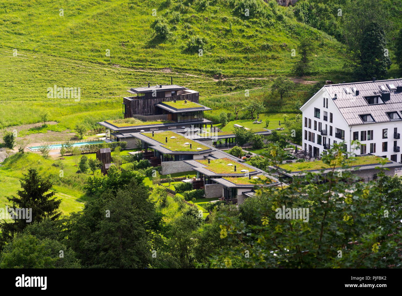 Grüne Wohnzimmer sod Dächer mit Vegetation bedeckt, Luftaufnahme, Apartments Stockfoto