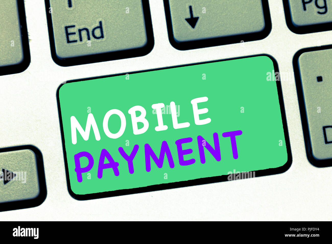 Schreiben Hinweis Übersicht Mobile Payment. Business foto Präsentation bargeldlose Zahlung durch tragbare elektronische Geräte. Stockfoto