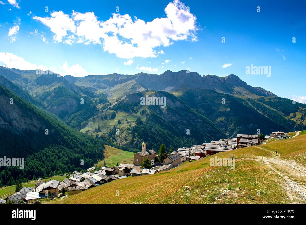 Frankreich. Hautes-Alpes (05), regionale Naturpark Queyras, Dorf Saint-Véran, 2042 m Höhe, der höchste Gemeinde Europas. Stockfoto