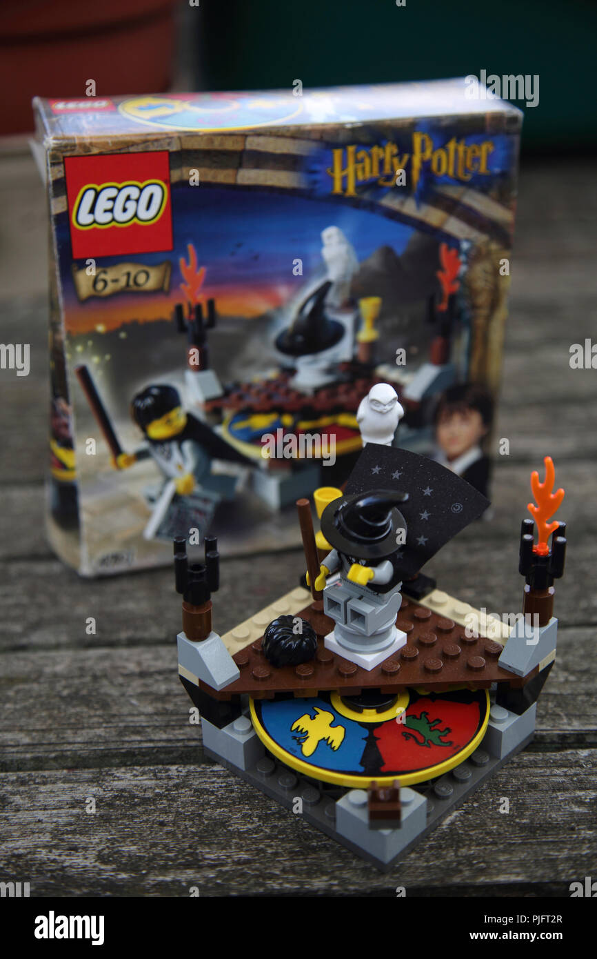 Lego Harry Potter und der Stein der Weisen Hut Stockfoto