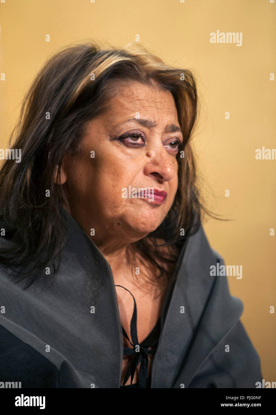 Britischen Architektin Zaha Hadid spricht während einer Media Event formal bei der Bekanntgabe der Preisträger des Praemium Imperiale, einem globalen Kunstpreis, der awarde Stockfoto