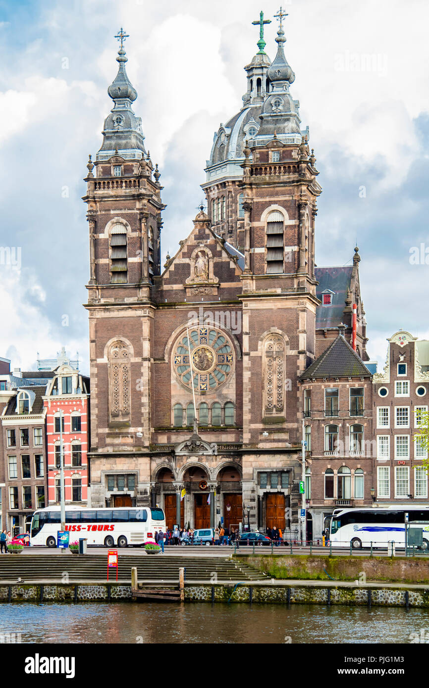 Kirche des Heiligen Nikolaus Architektur, historische Kirche in der Nähe von Amsterdamer Hauptbahnhof Hauptbahnhof Stockfoto