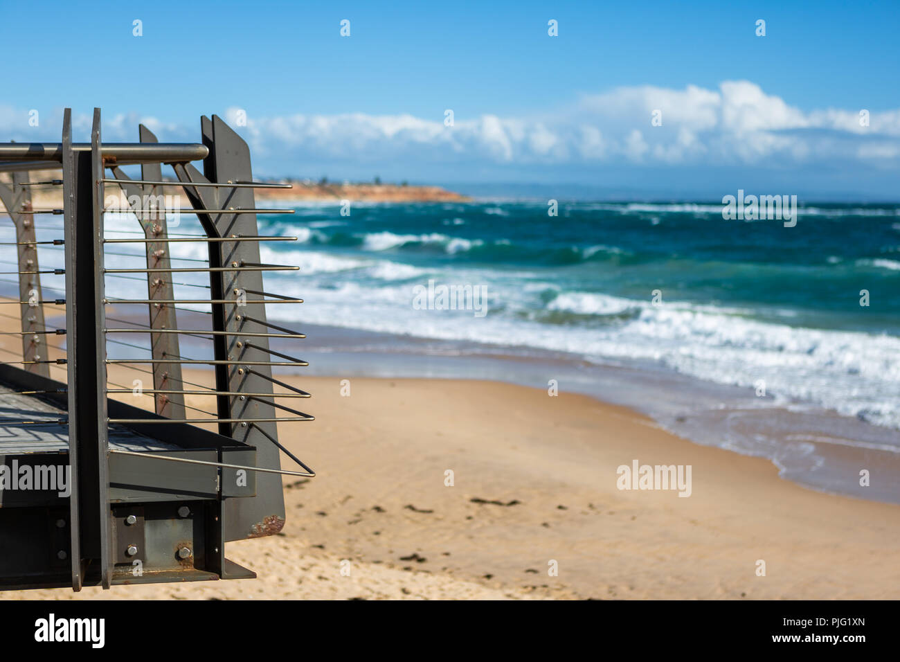 Der Port Noarlunga Lookout mit Strand gezielt Unscharf im Hintergrund in South Australia am 6. September 2018 Stockfoto