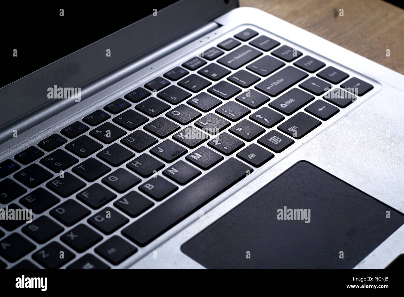 Foto einer Tastatur und Trackpad eines Laptops Stockfoto