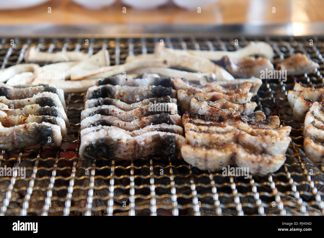 Sehr lecker gebratenen Aal vorbereiten und bereit zu essen Stockfoto
