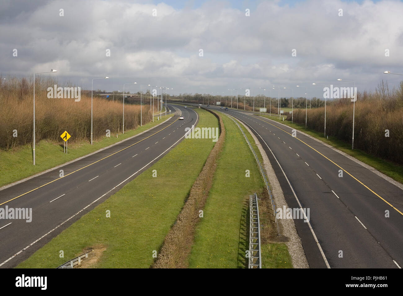 M1 von Dublin nach Belfast Autobahn Ausfahrt 6 mit Licht Verkehr auf einem Sonntag Morgen Stockfoto