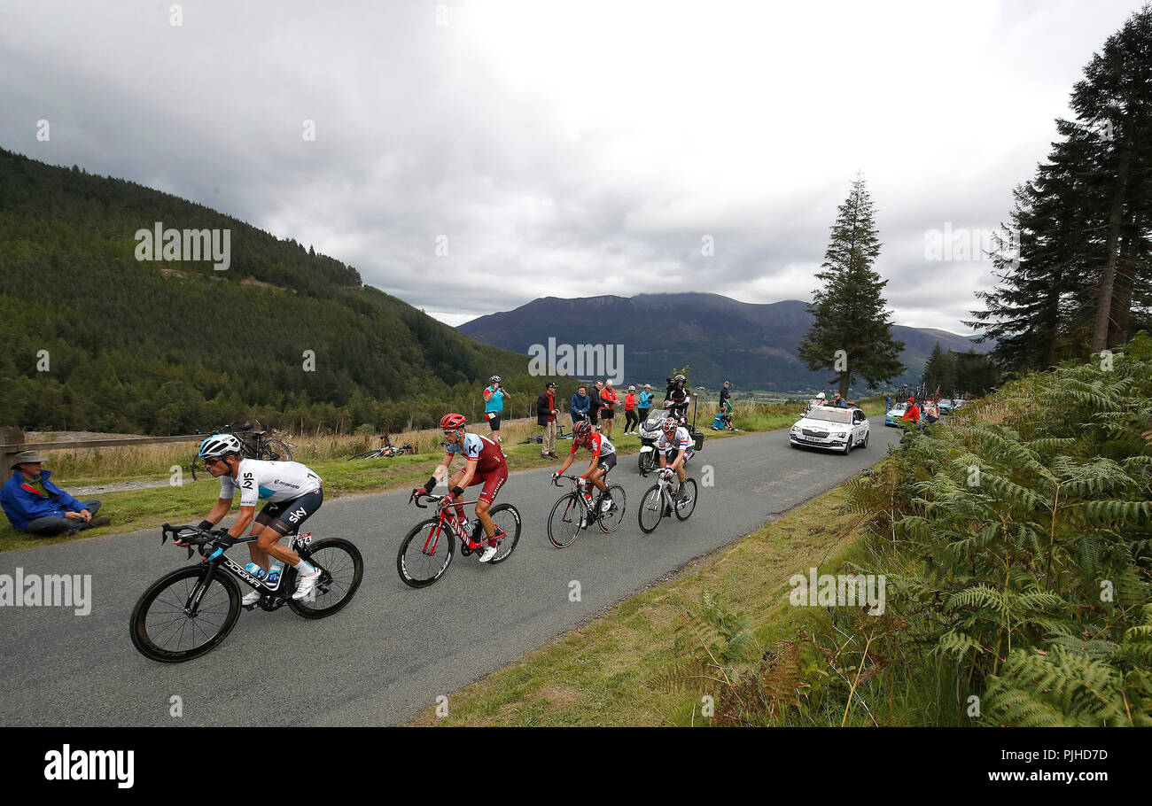 Ein break-away-Gruppe unter der Leitung von (links-rechts) das Team Sky Vasil Kiriyenka und Team Katusha Alpecin von Tony Martin klettern Whinlatter Pass für die erste Zeit, während Stufe sechs der Ovo Energy Tour von Großbritannien 2018 von Barrow-in-Furness zu Whinlatter Pass. PRESS ASSOCIATION Foto. Bild Datum: Freitag, 7. September 2018. Siehe PA Geschichte Radtour von Großbritannien. Foto: Martin Rickett/PA-Kabel Stockfoto
