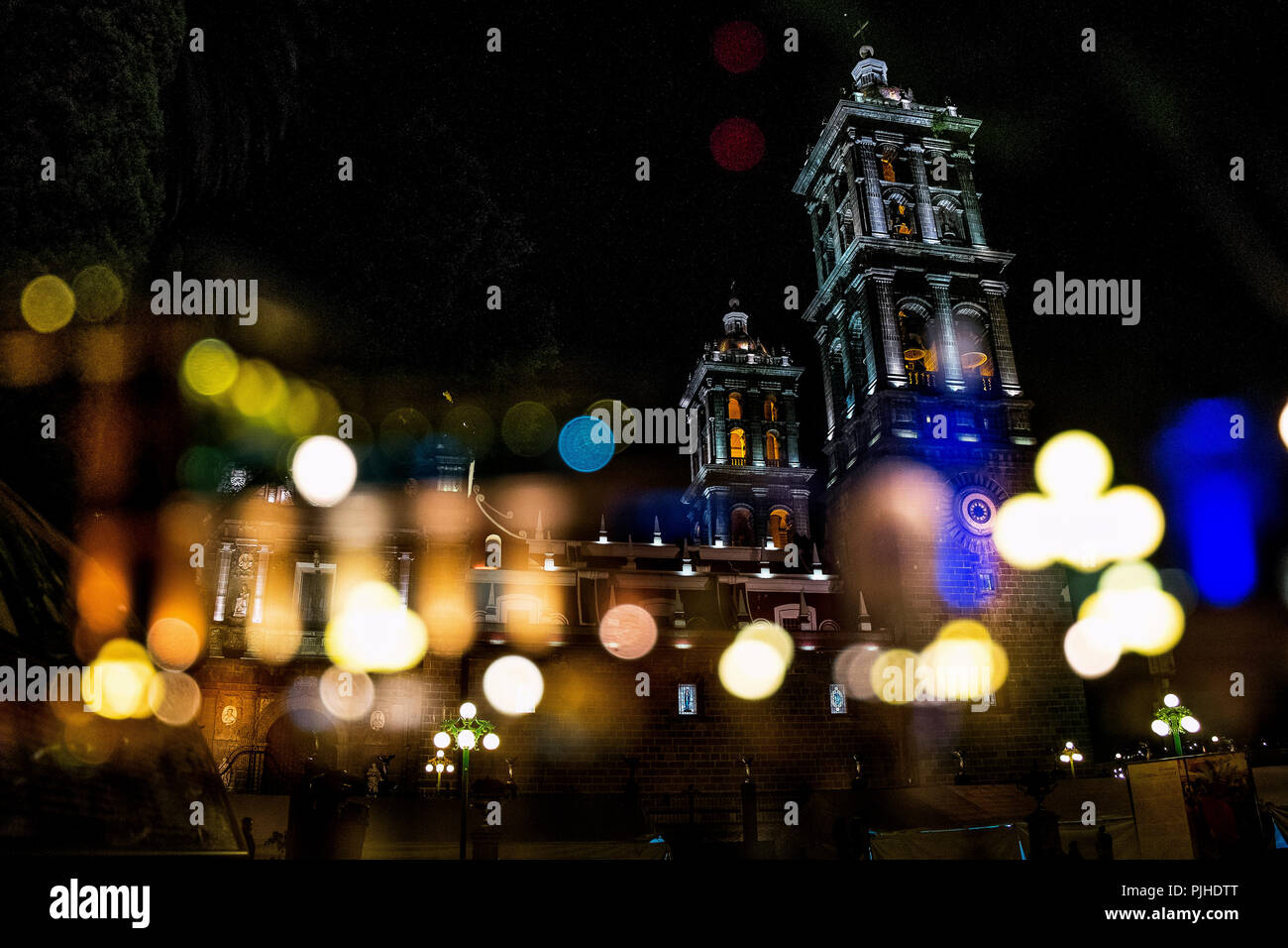 Kathedrale von Puebla, Mexiko, bei Nacht Stockfoto