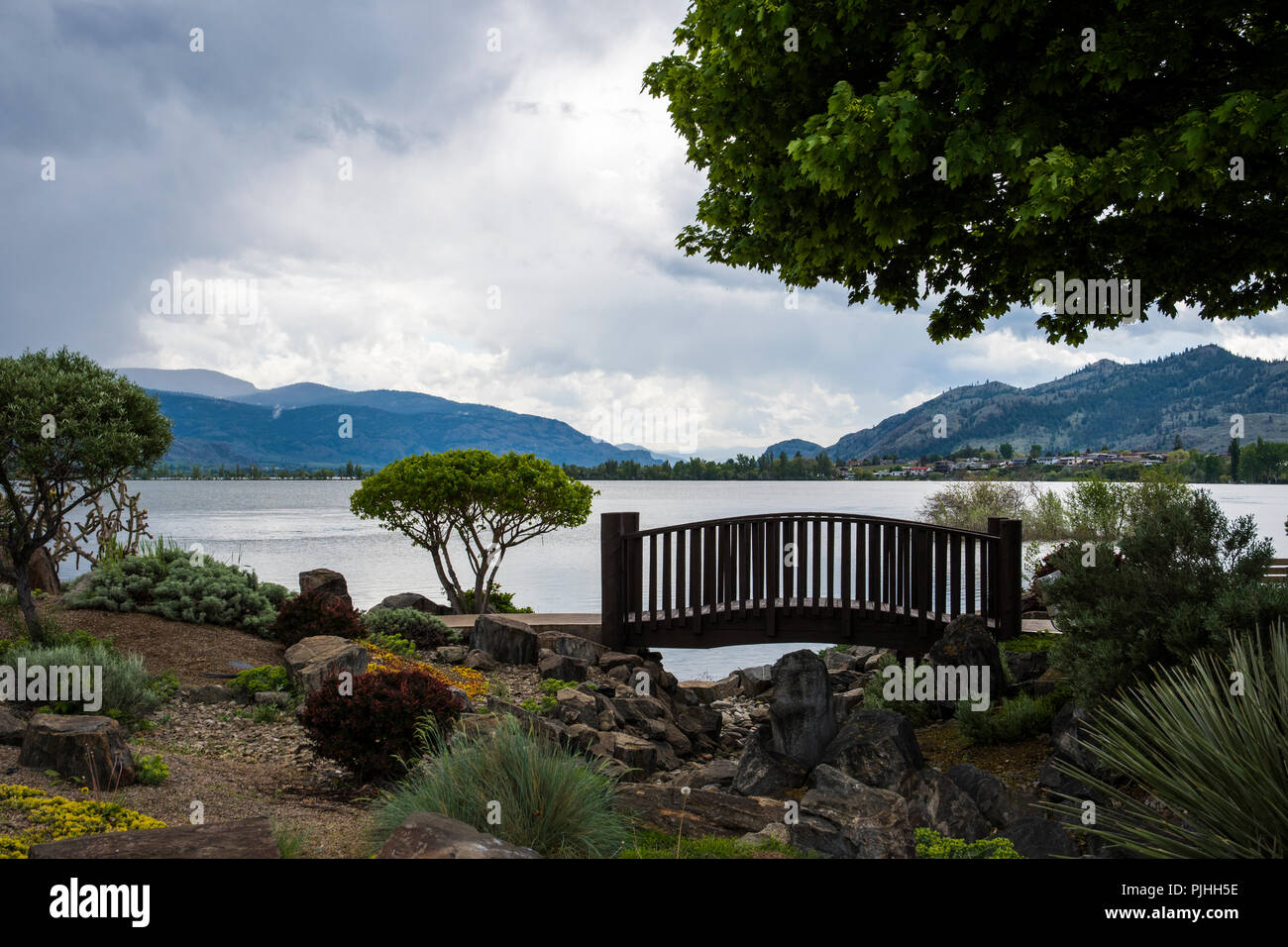 Brücke in einem Park in Osoyoos, Kanada Stockfoto