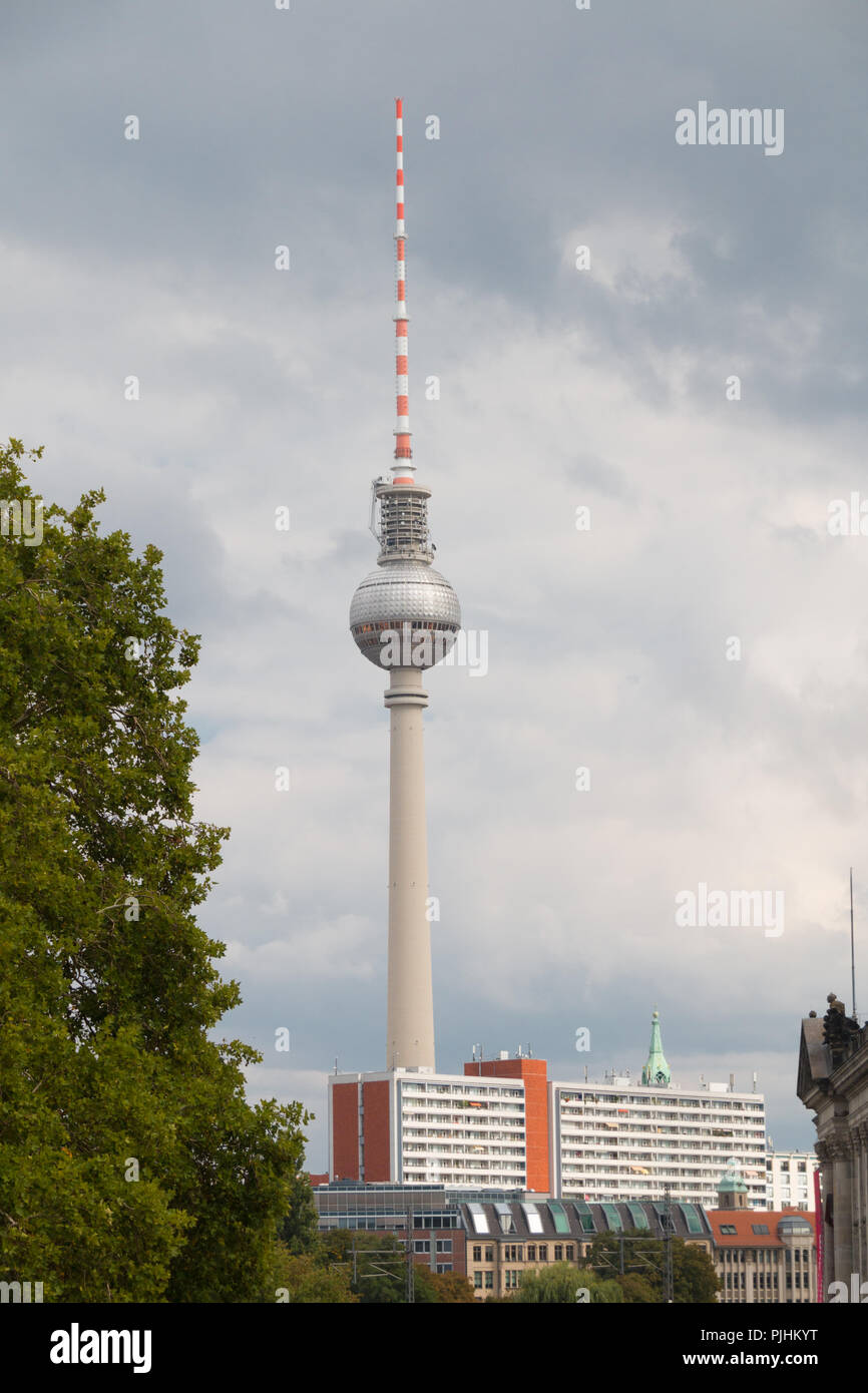 Berlin, Deutschland - 5 September, 2018: Blick auf den Fernsehturm, Wahrzeichen von Berlin, Deutschland. Stockfoto